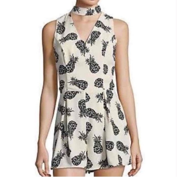 Design Lab Lord & Taylor Black and Cream Pineapple Print Top - Picture 1 of 11